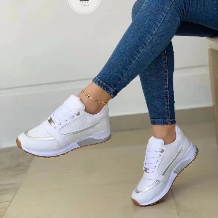 Women's Lace-Up Flat Walking Sneakers